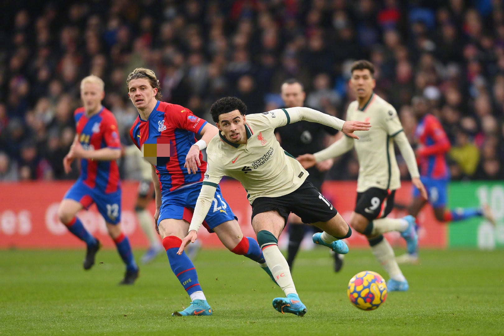 周薪很少突 周薪很少突